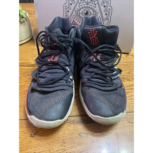 ?size 11- Nike Kyrie 5 Mens Basketball Shoes Black Red BRED main image 4